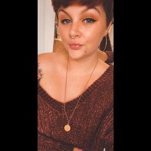 Meet your Posher, Carlissa